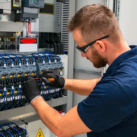 Servicetechniker (m/w/d) bei m&m Elektrotechnik GbR in Ketsch
